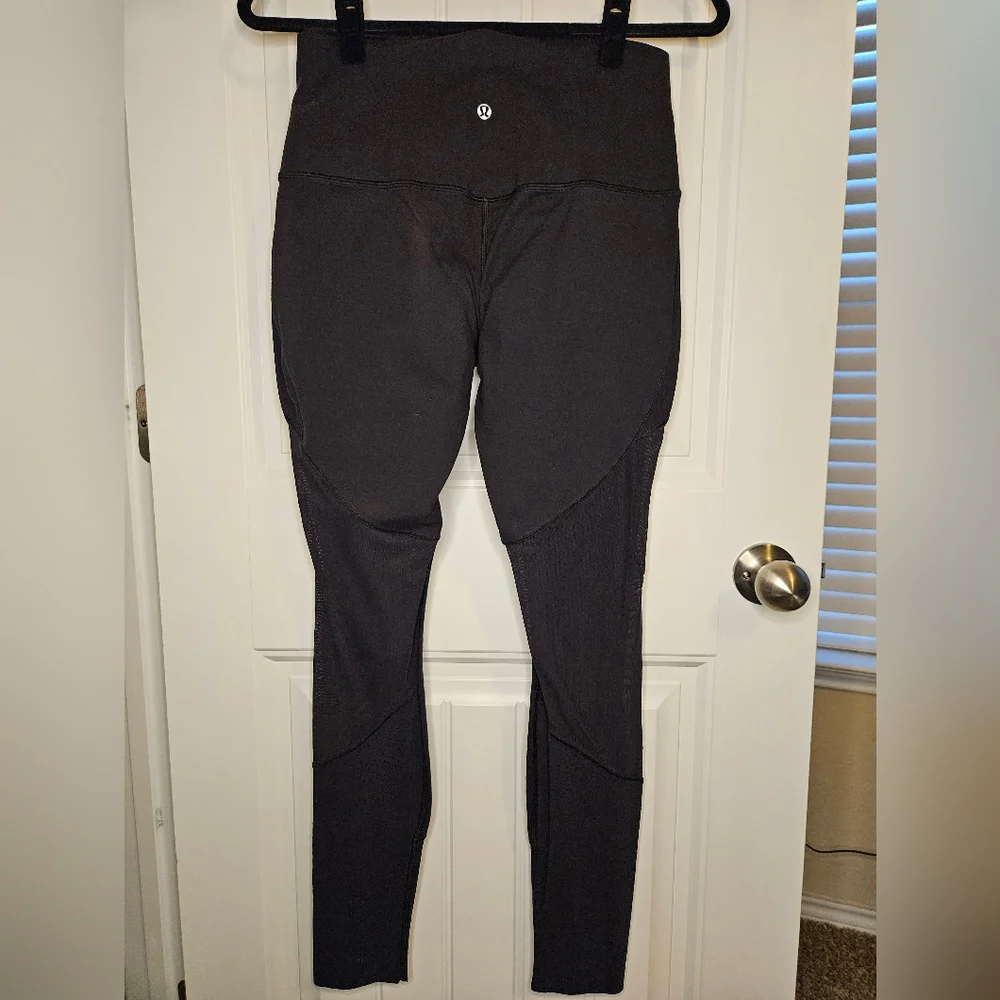 Lululemon Barre Star Pant in Black - Size 8 (FLAWED)